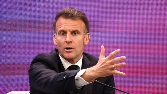 Tổng thống Macron kêu gọi các quốc gia không nên trở thành “chư hầu” của Mỹ hoặc Trung Quốc.