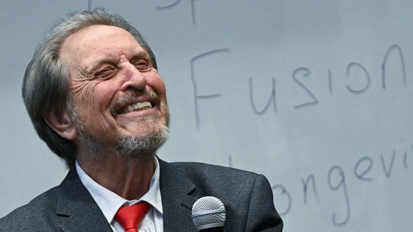 Cha của Musk đã tuyên bố ủng hộ Nga trong cuộc xung đột ở Ukraine.