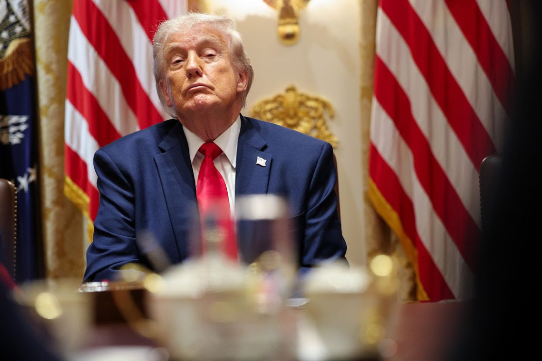 Một ngày mệt mỏi của Trump