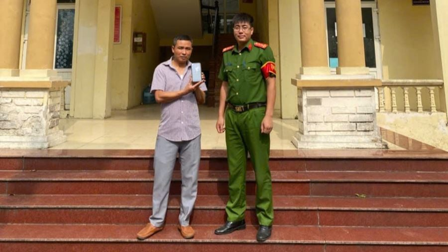 Hành động bất ngờ của người đàn ông – Tài khoản ngân hàng bất ngờ có giao dịch lạ 10.000.000 đồng. Đây là cách an toàn nhất ?
