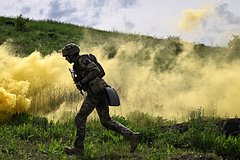 lượng vũ trang Ukraine bằng cách sử dụng thông tin từ điện thoại của một lính đánh thuê.